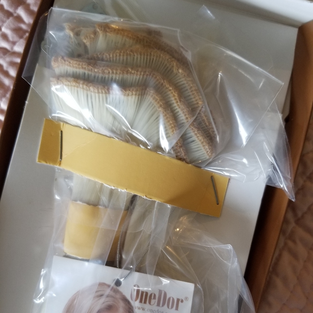 Hair Extensions - Picture 4 of 4